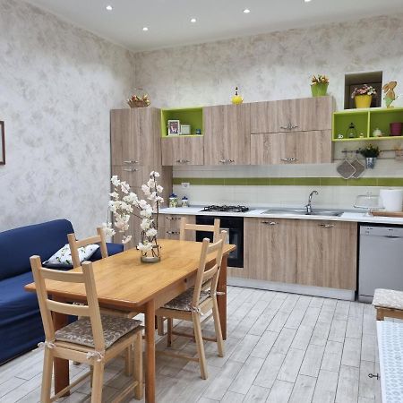 Casa Vacanza Sweet Home Джардіні-Наксос Екстер'єр фото