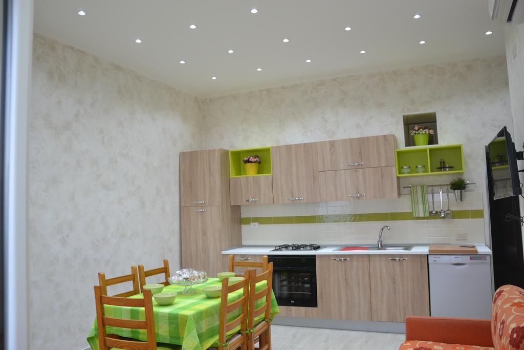 Casa Vacanza Sweet Home Джардіні-Наксос Екстер'єр фото