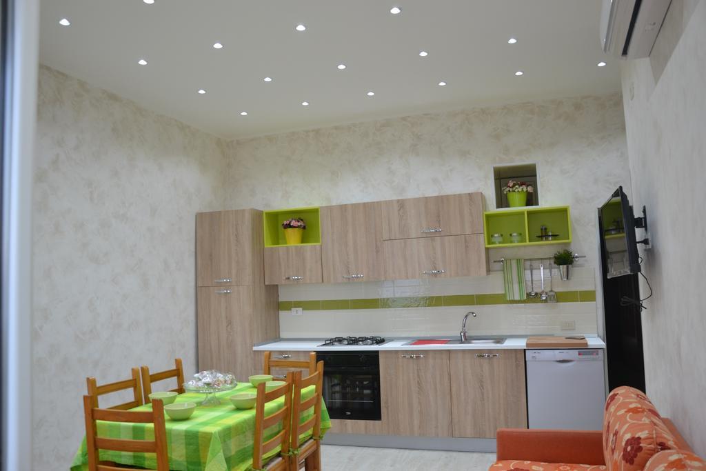 Casa Vacanza Sweet Home Джардіні-Наксос Екстер'єр фото